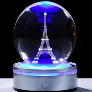 Snow globe eiffel tower paris